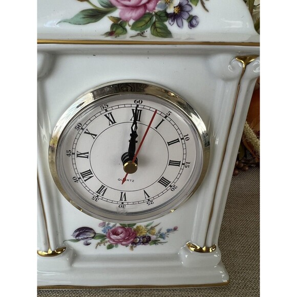 Centurion Hand-Painted Victorian Pillar Style Mantel Clock – Gold Trim Porcelain - Picture 3 of 8